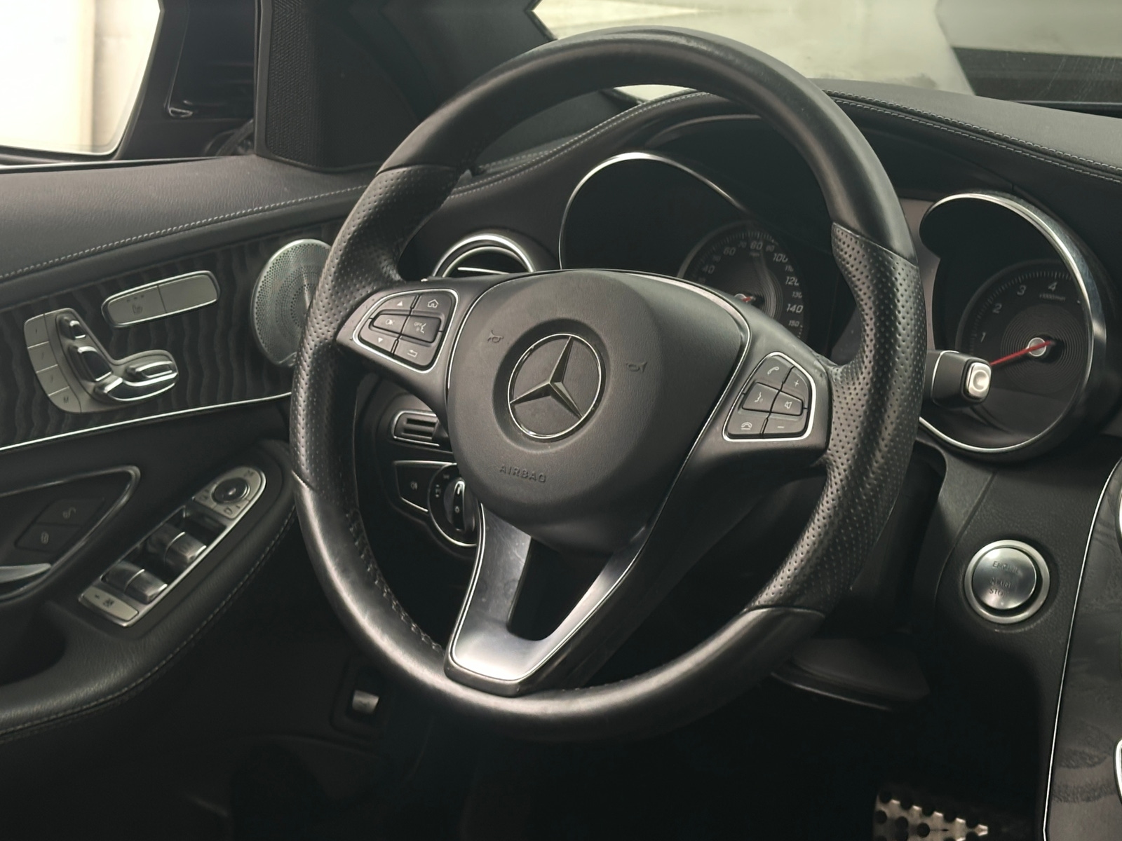 Thumbnail: 2016 Mercedes-Benz C-Class - 4