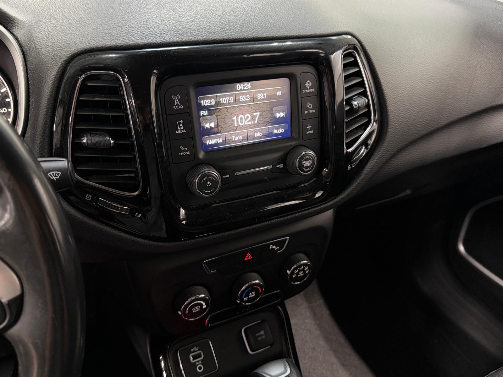 Thumbnail: 2018 Jeep Compass - 3