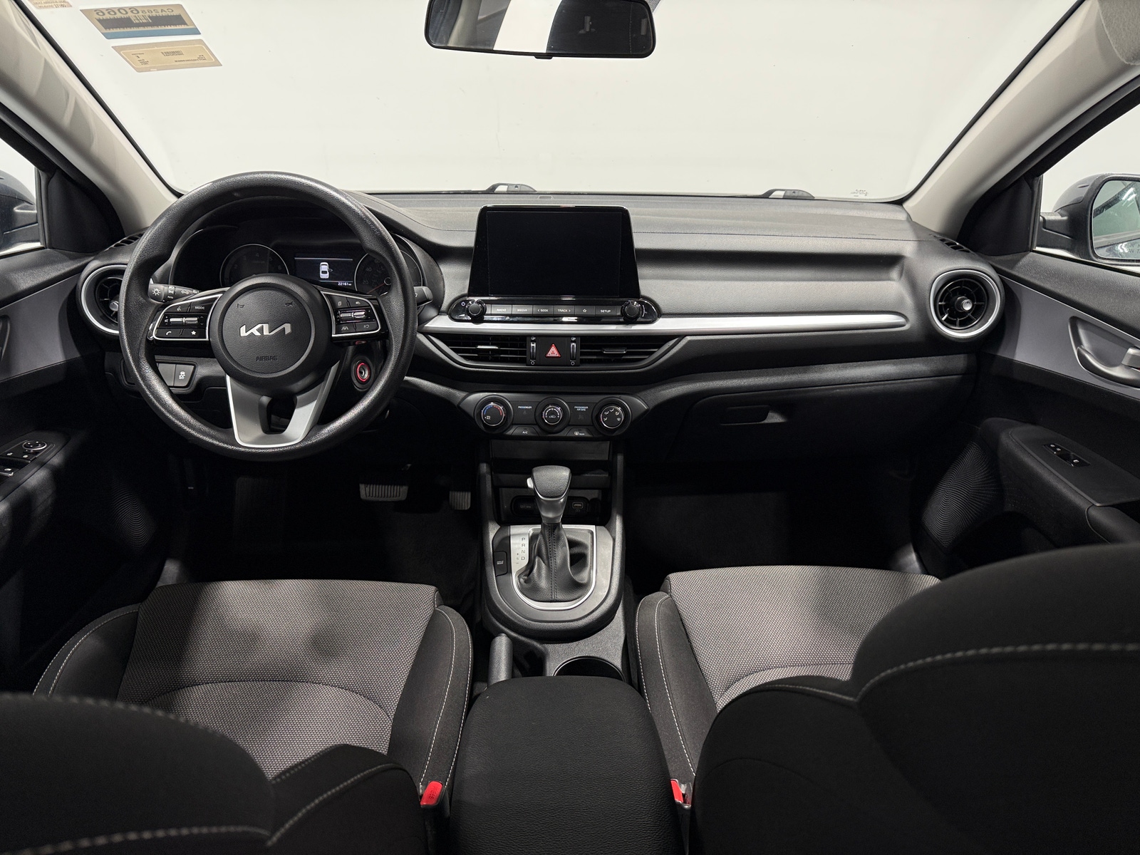 Thumbnail: 2024 Kia Forte - 3