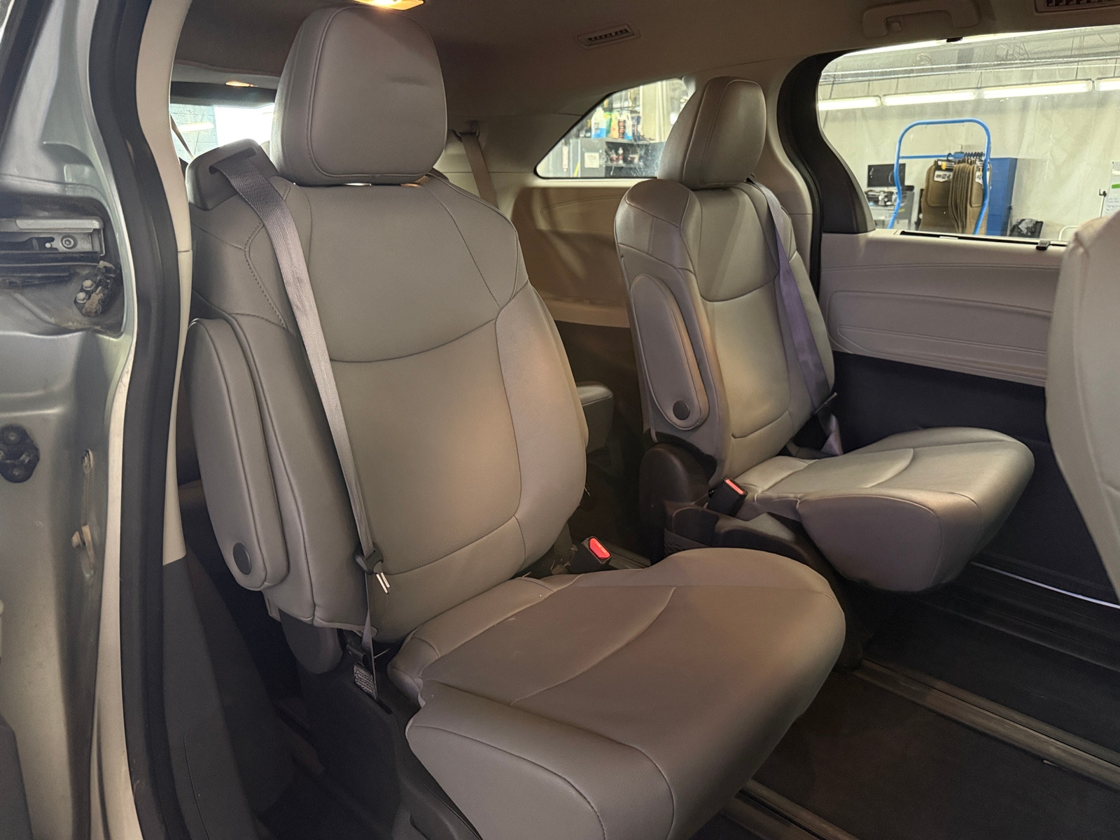 Thumbnail: 2023 Toyota Sienna - 5