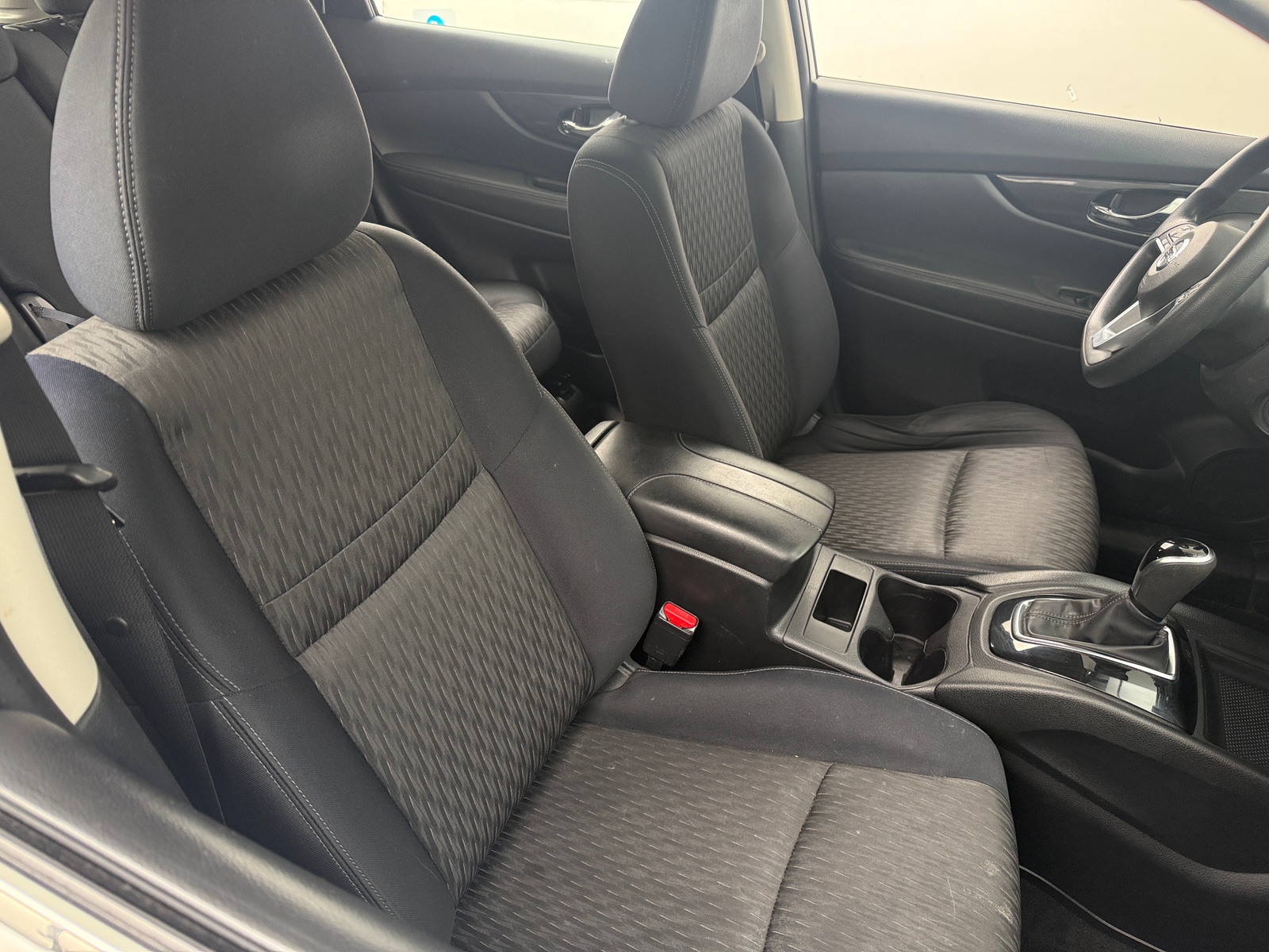 Thumbnail: 2017 Nissan Rogue - 2