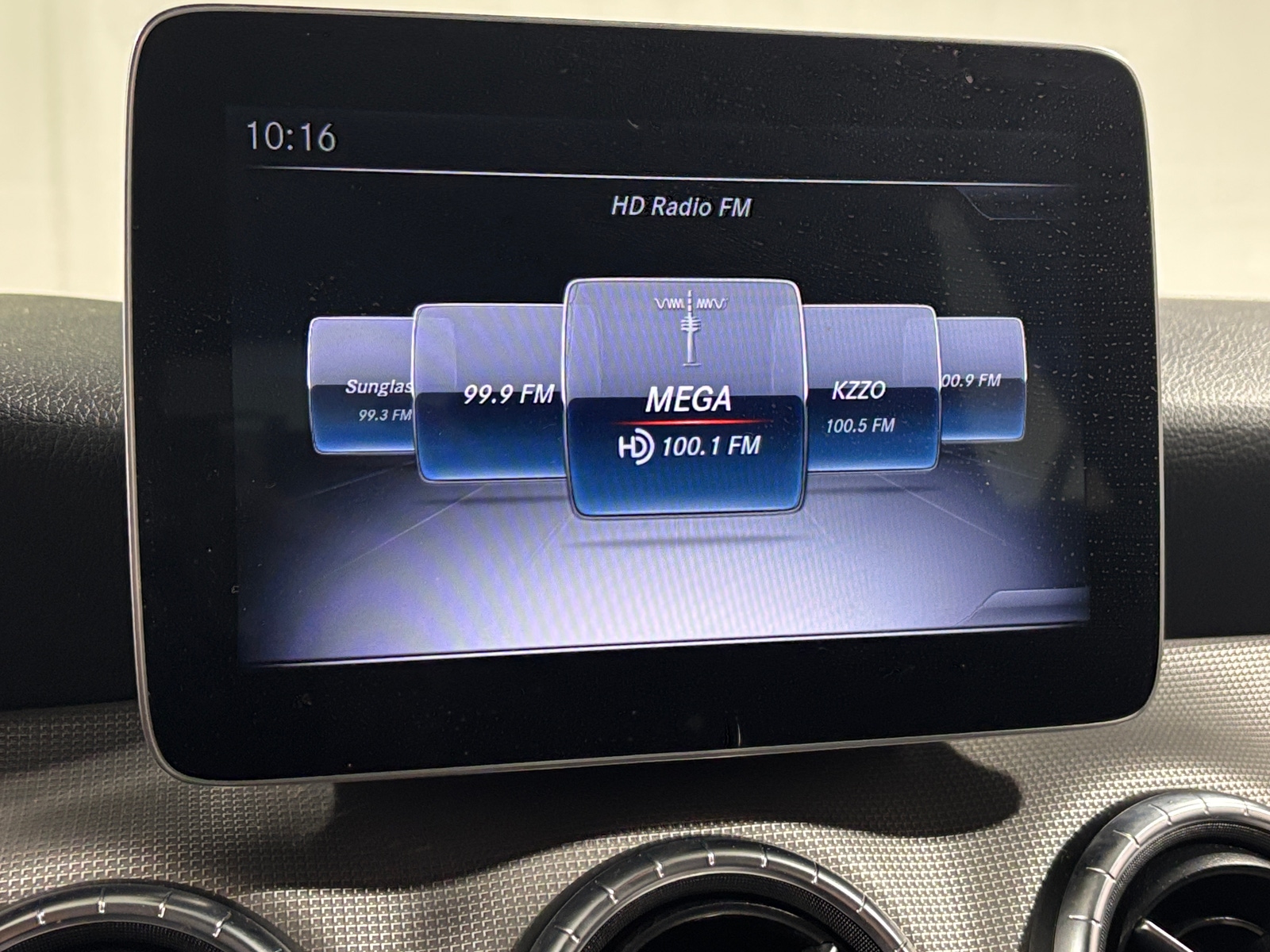 Thumbnail: 2019 Mercedes-Benz CLA - 3