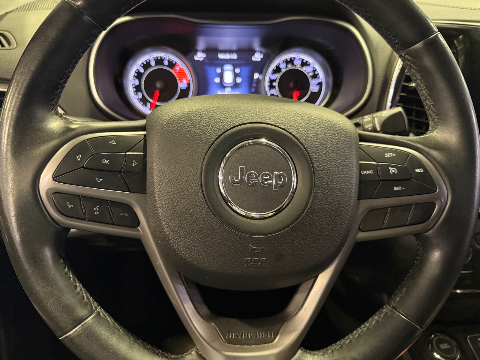Thumbnail: 2019 Jeep Cherokee - 4