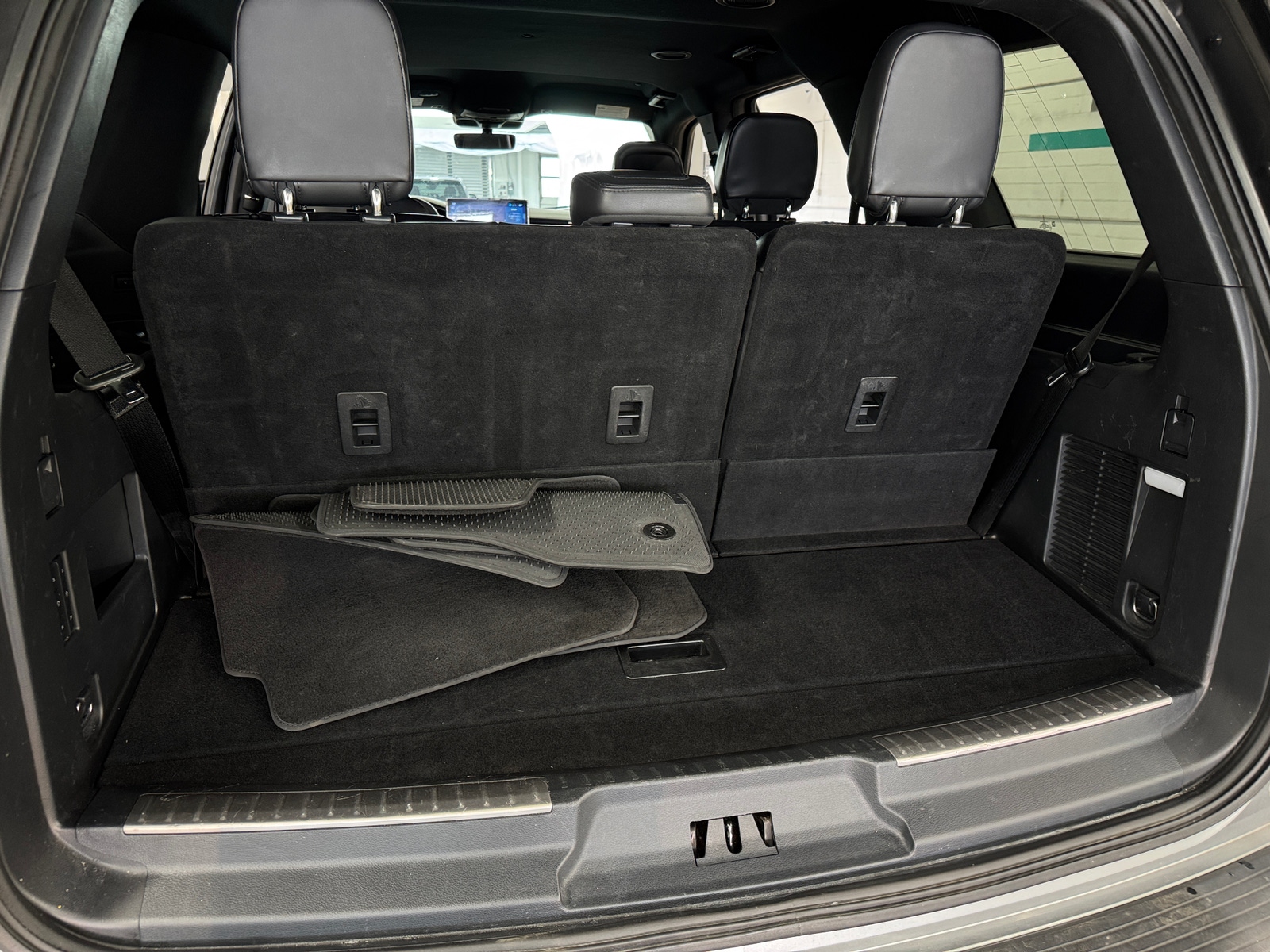 Thumbnail: 2022 Lincoln Navigator - 6