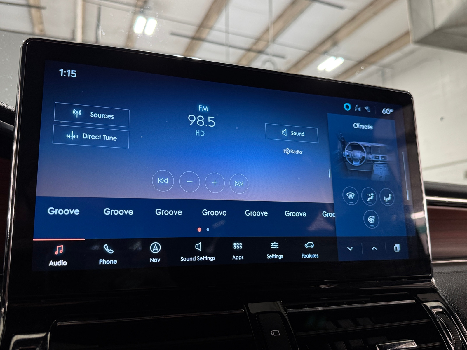 Thumbnail: 2022 Lincoln Navigator - 3