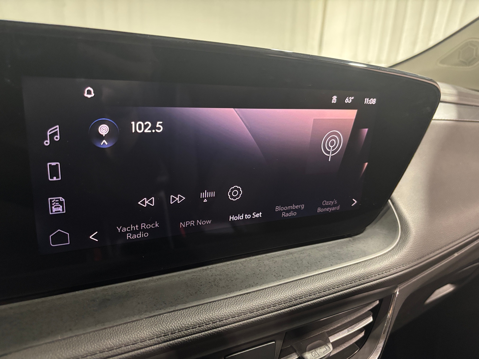 Thumbnail: 2025 Buick Encore GX - 3