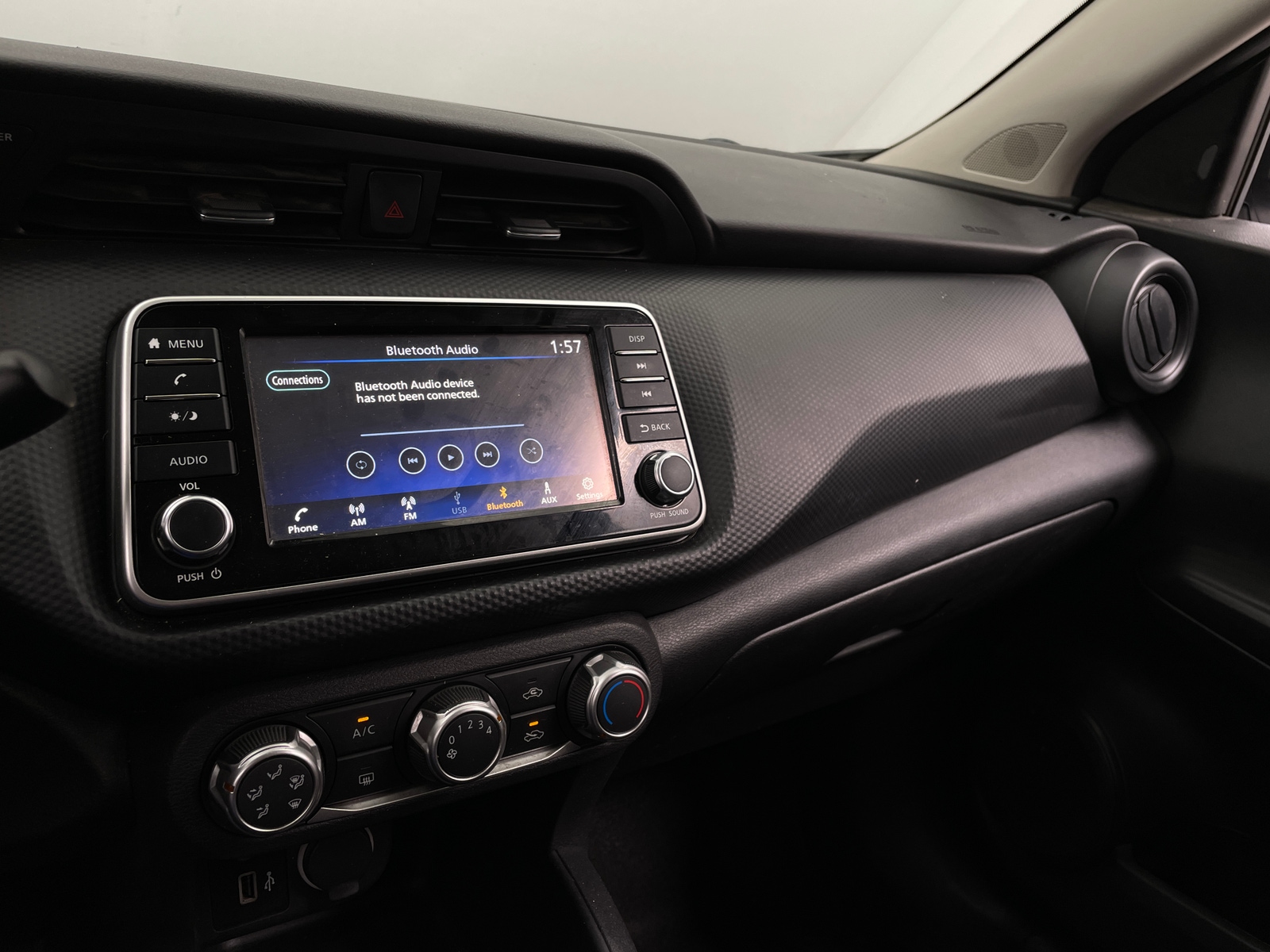 Thumbnail: 2022 Nissan Kicks - 4