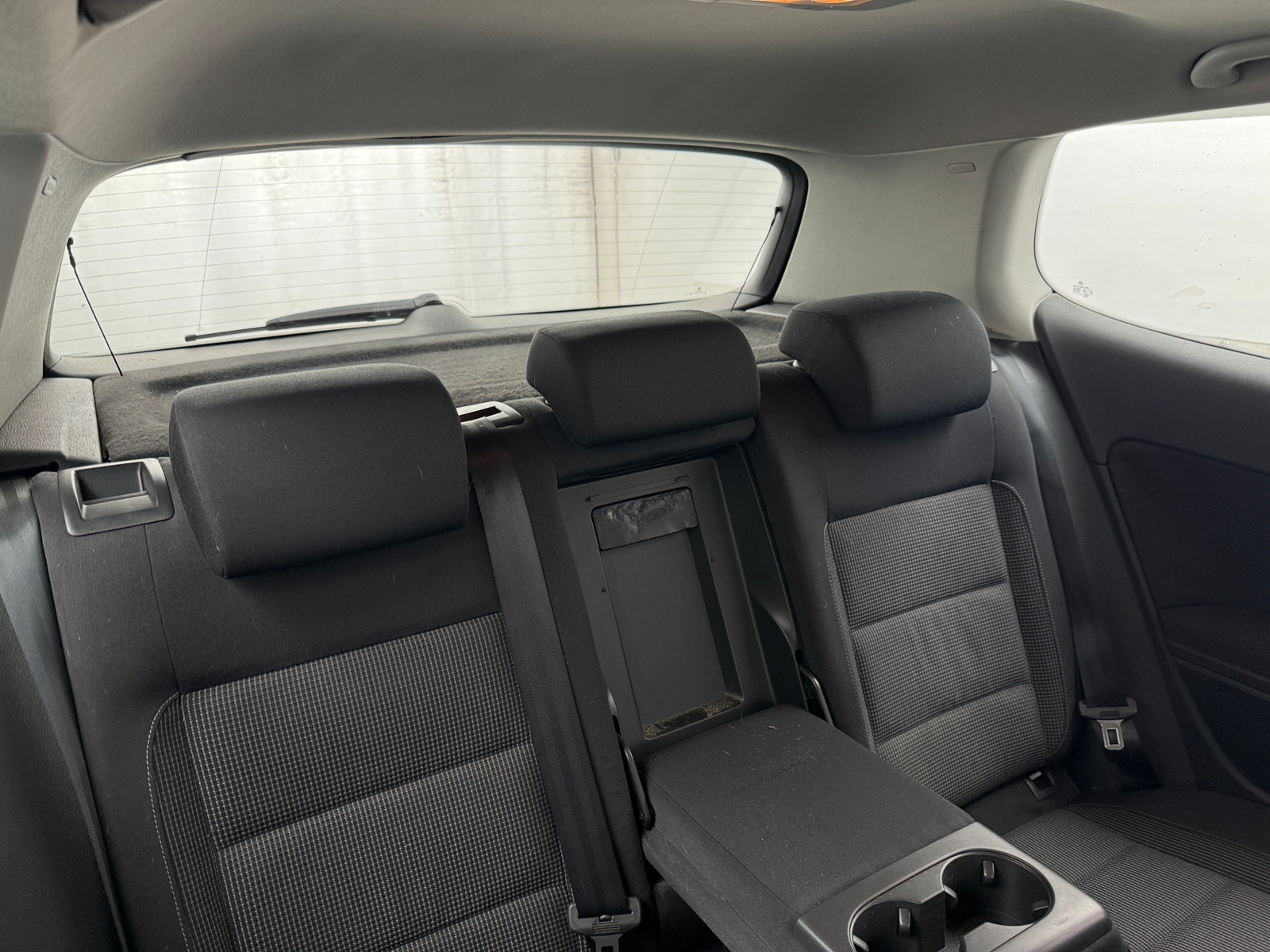 Thumbnail: 2010 Volkswagen Golf - 6