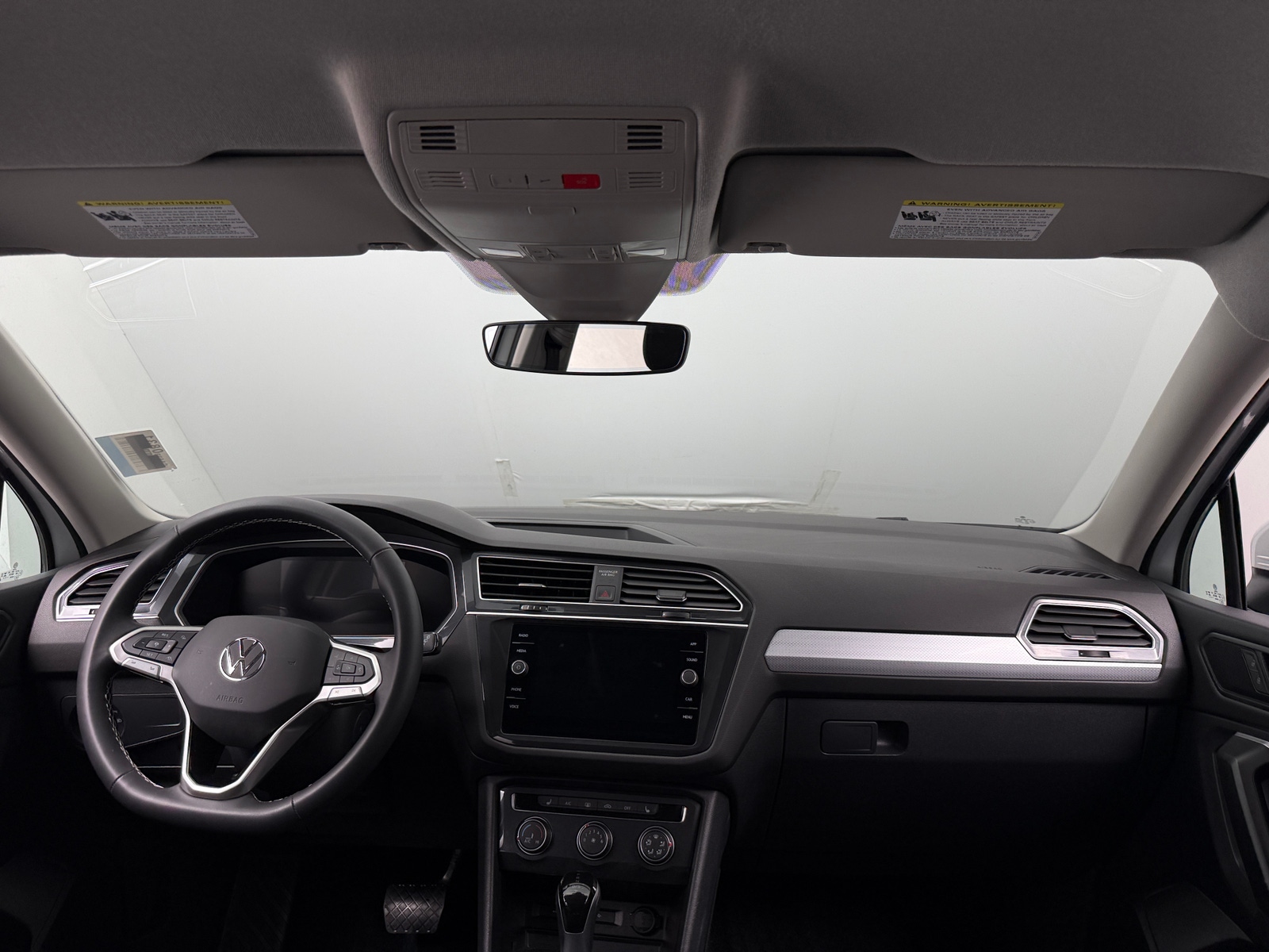 Thumbnail: 2024 Volkswagen Tiguan - 3