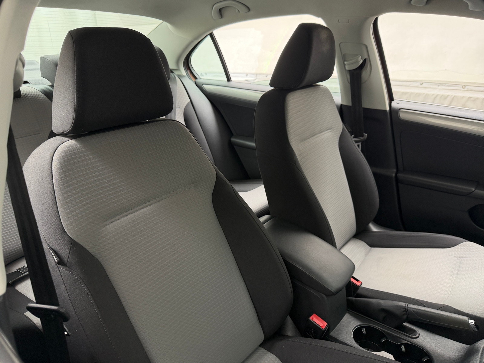 Thumbnail: 2017 Volkswagen Jetta - 2