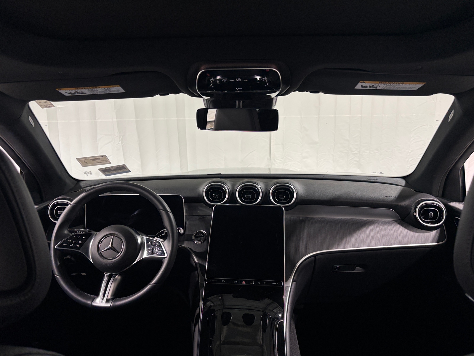 Thumbnail: 2025 Mercedes-Benz GLC - 2