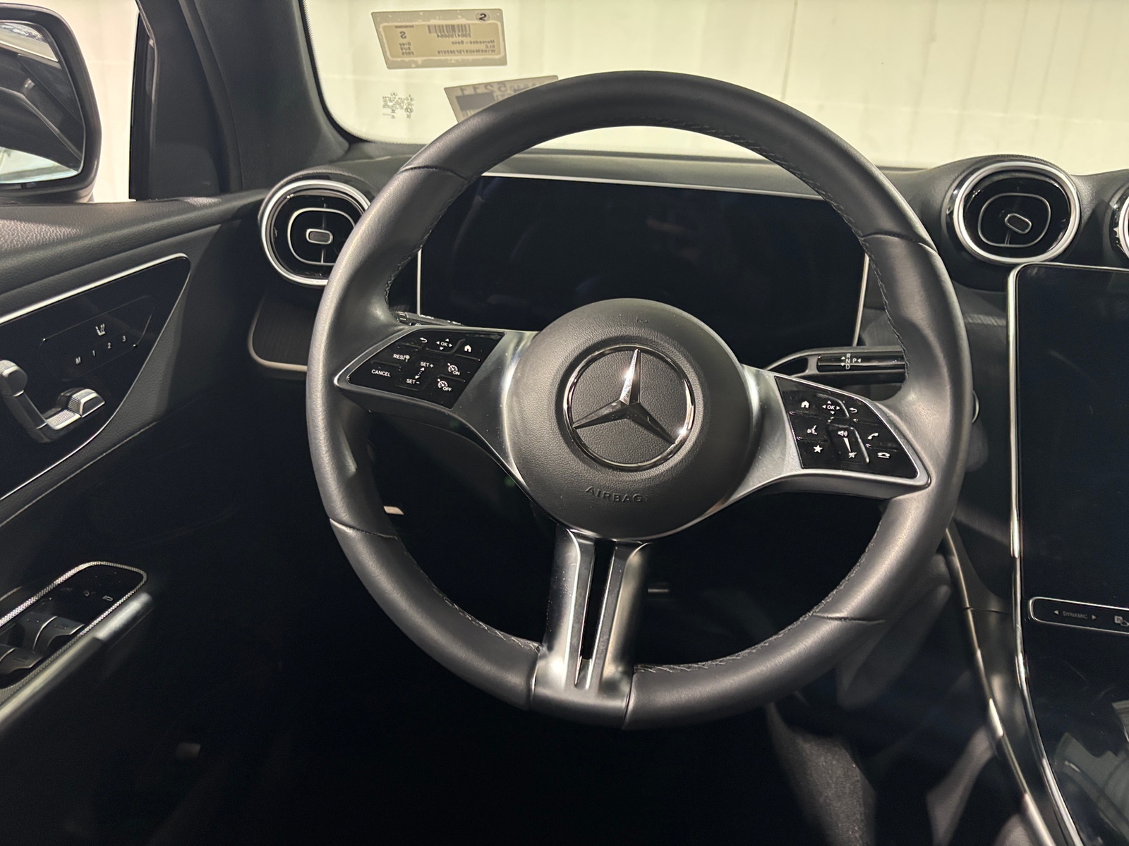 Thumbnail: 2025 Mercedes-Benz GLC - 4