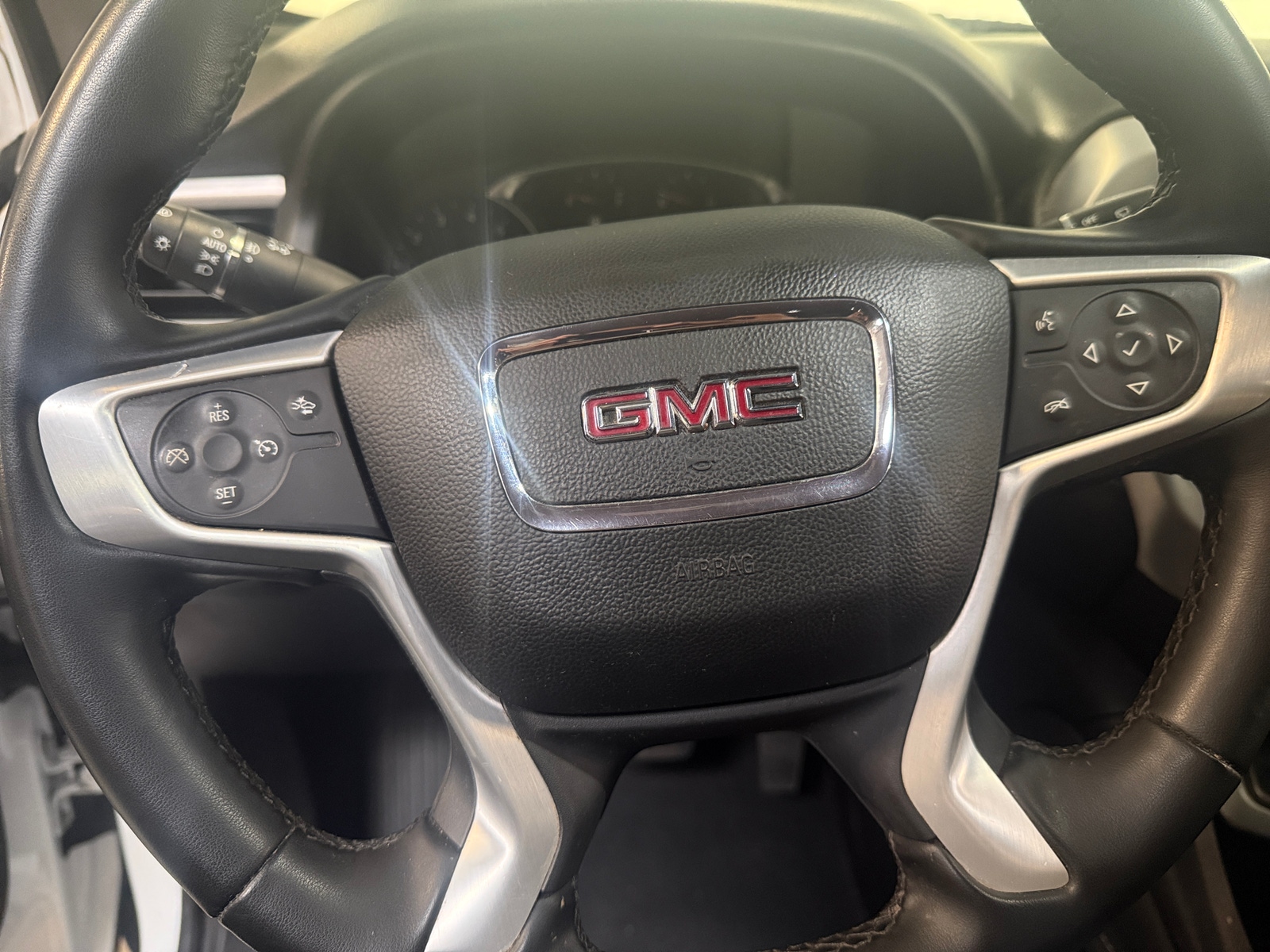 Thumbnail: 2023 GMC Acadia - 4