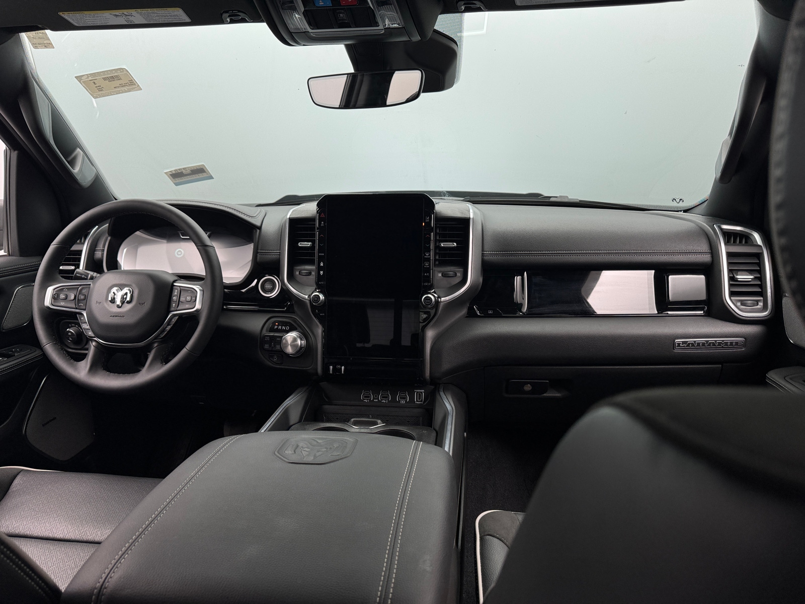 Thumbnail: 2025 RAM 1500 - 2