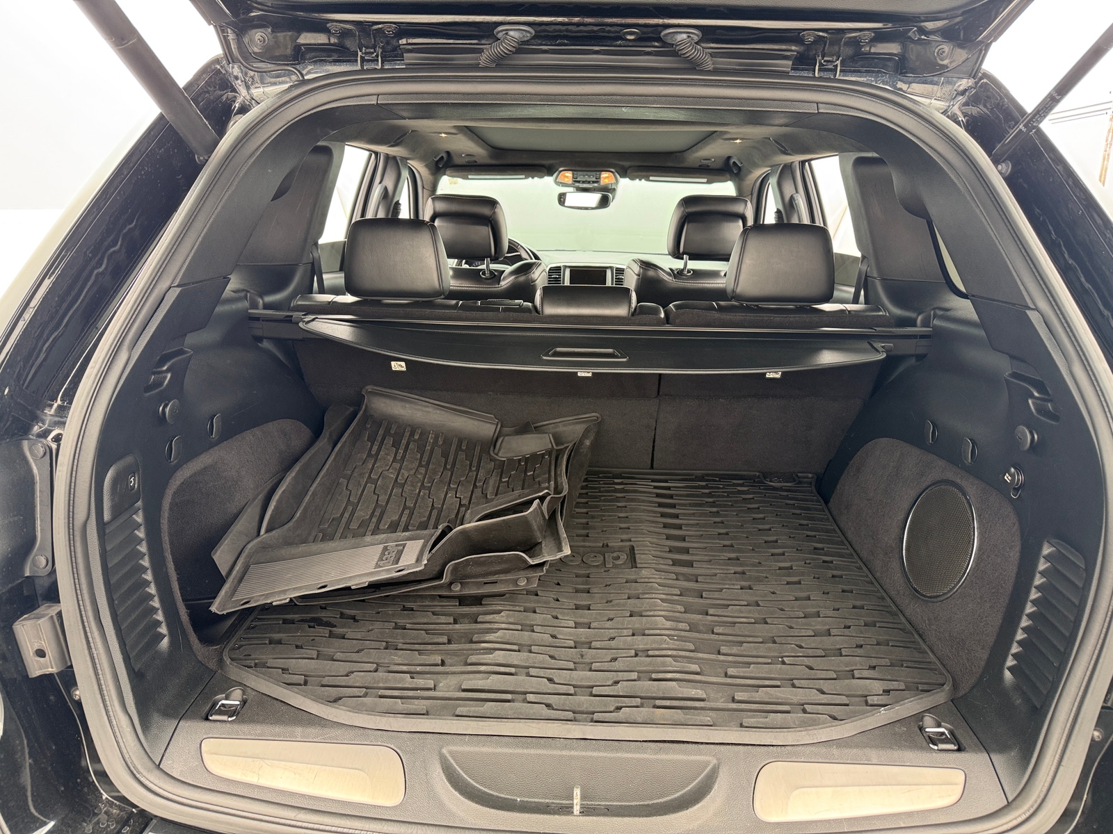 Thumbnail: 2017 Jeep Grand Cherokee - 6