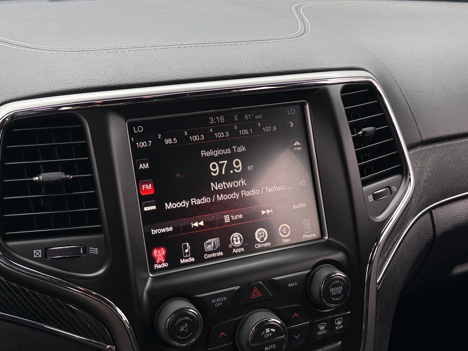 Thumbnail: 2017 Jeep Grand Cherokee - 3