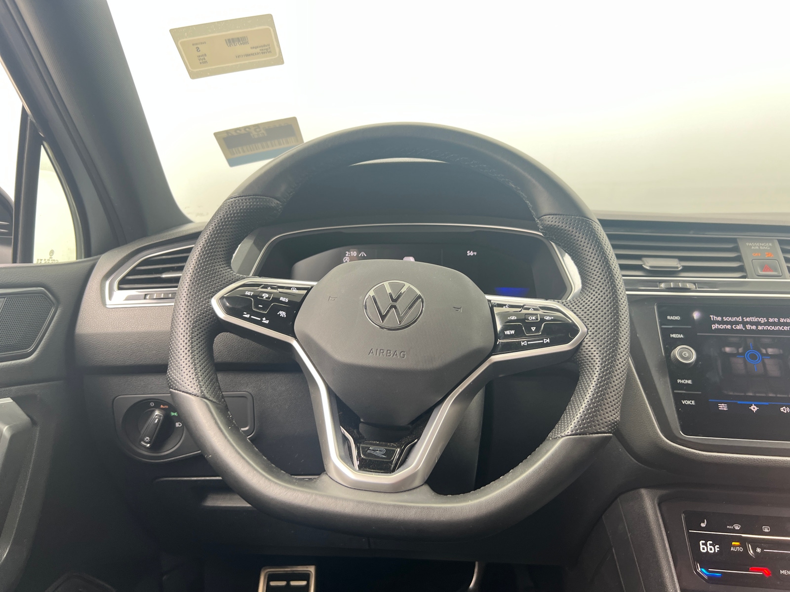 Thumbnail: 2024 Volkswagen Tiguan - 4