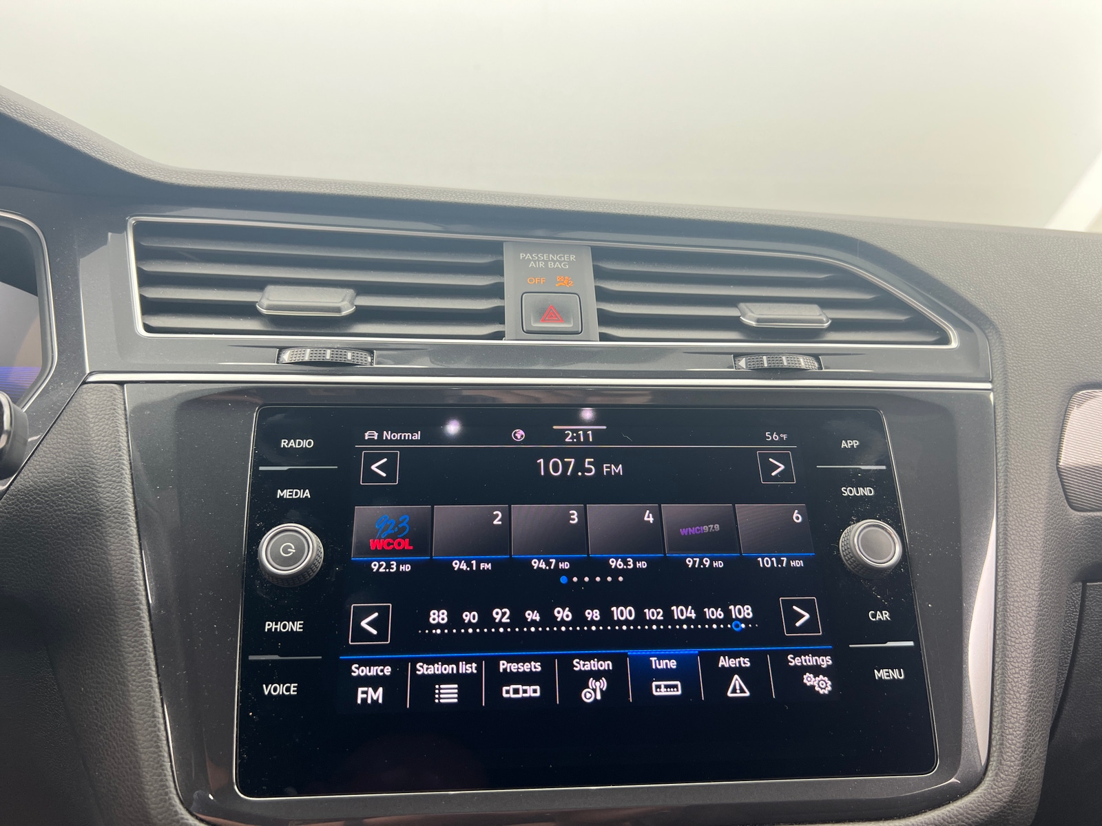 Thumbnail: 2024 Volkswagen Tiguan - 3