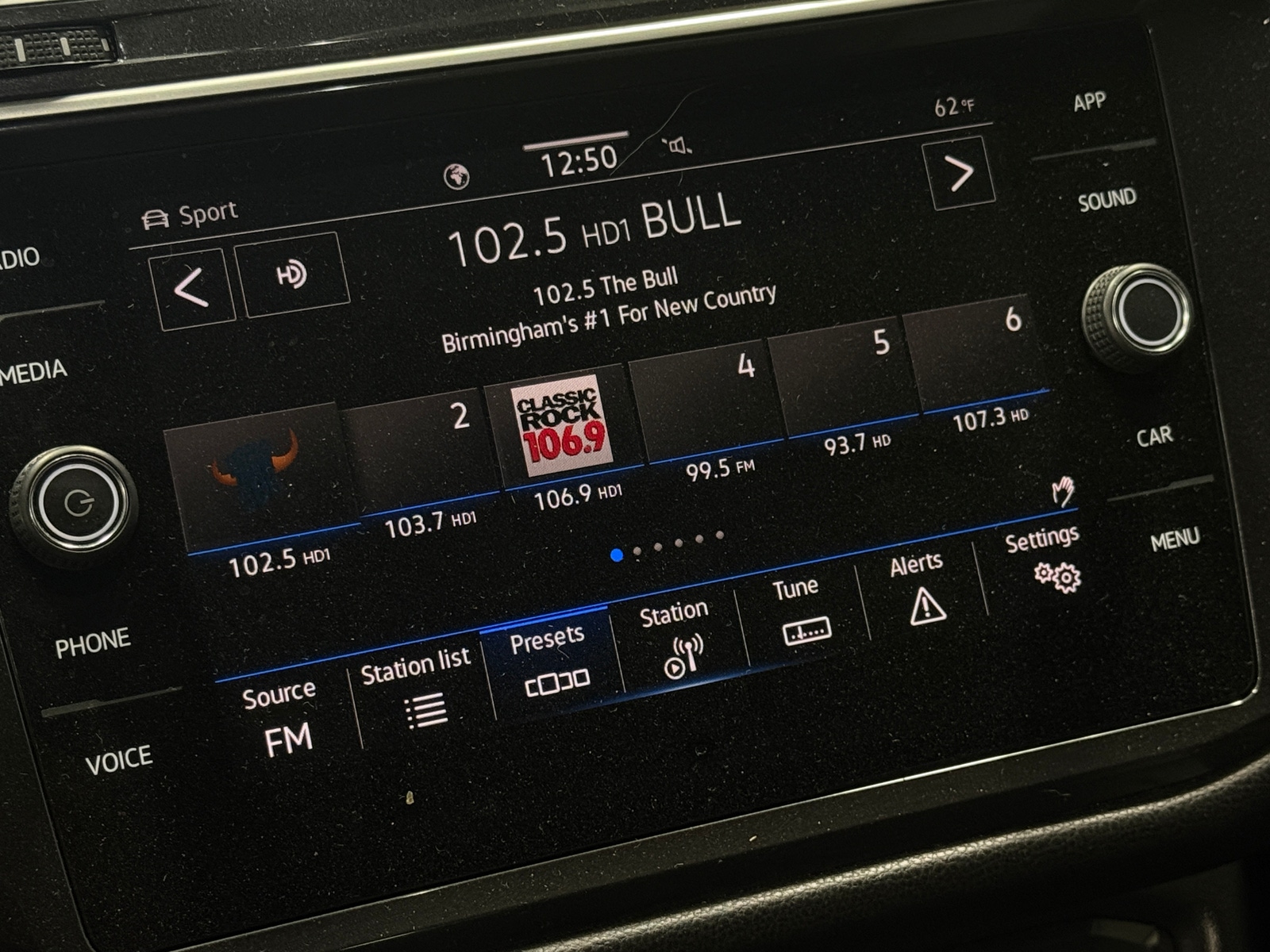 Thumbnail: 2024 Volkswagen Tiguan - 3