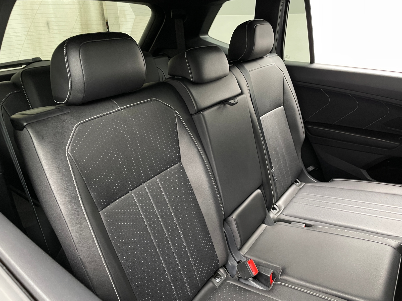 Thumbnail: 2023 Volkswagen Tiguan - 6