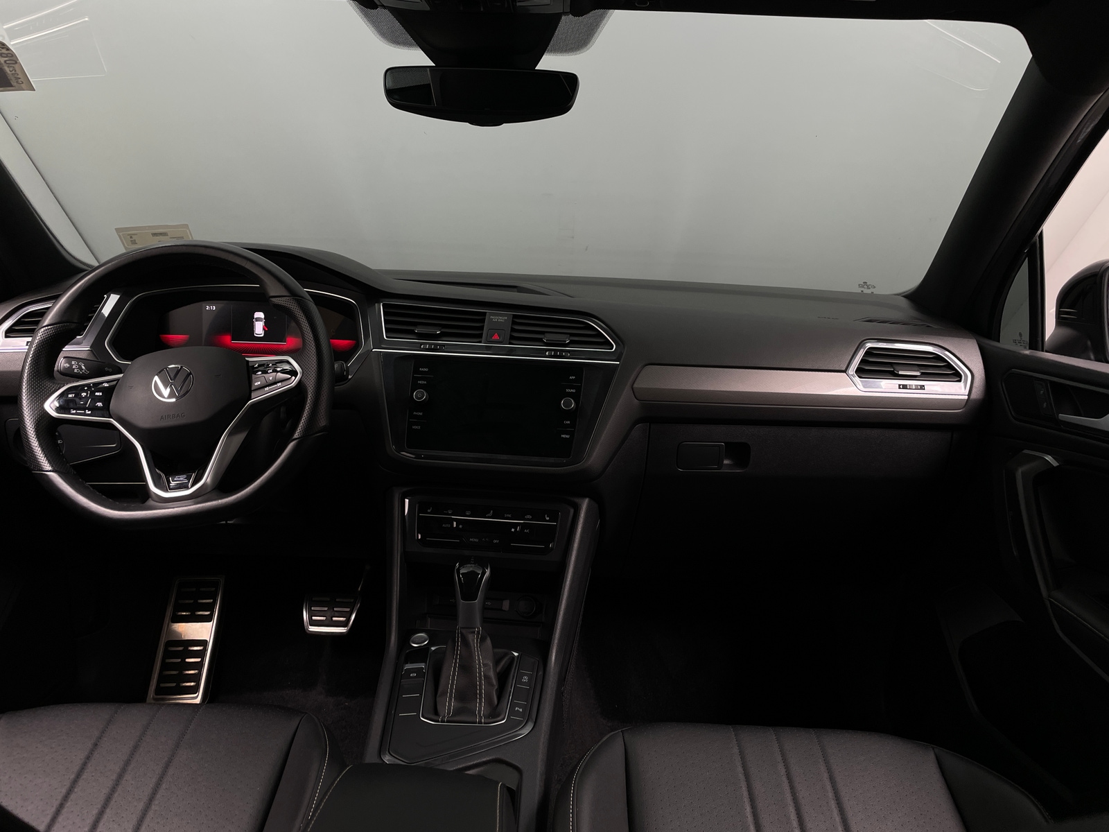 Thumbnail: 2023 Volkswagen Tiguan - 3