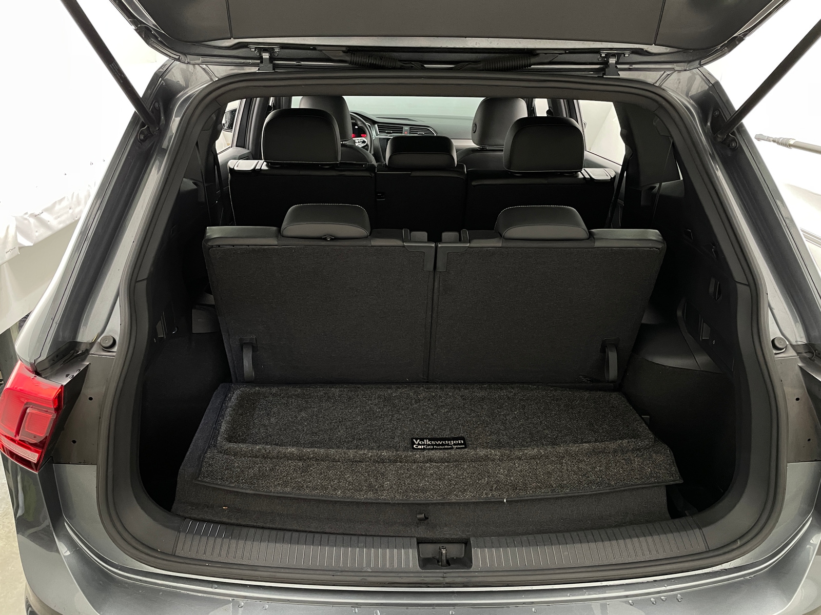 Thumbnail: 2023 Volkswagen Tiguan - 7