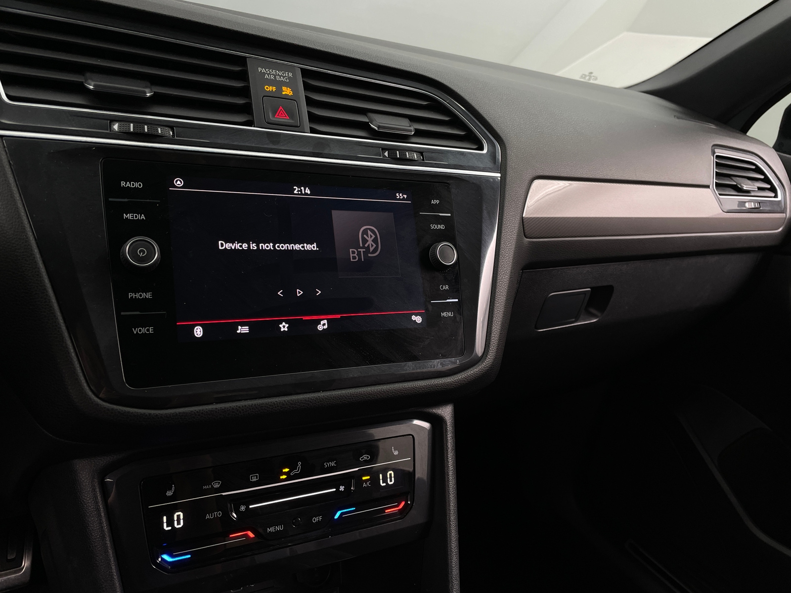 Thumbnail: 2023 Volkswagen Tiguan - 4