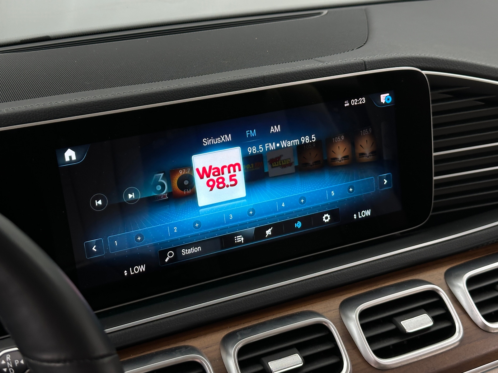 Thumbnail: 2023 Mercedes-Benz GLE - 3