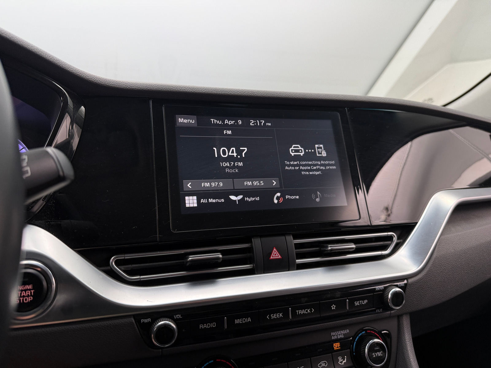 Thumbnail: 2021 Kia Niro - 4