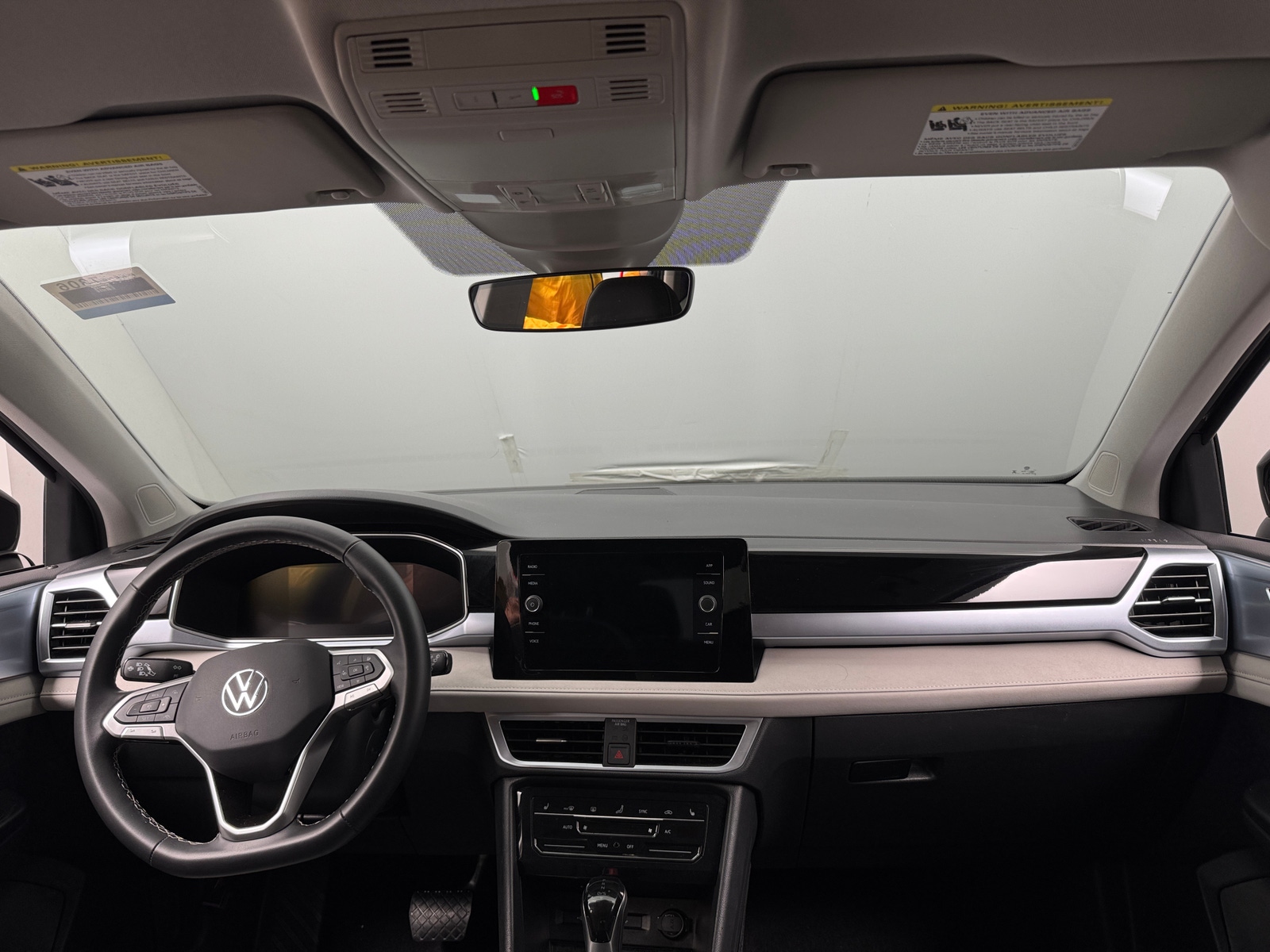 Thumbnail: 2025 Volkswagen Taos - 3