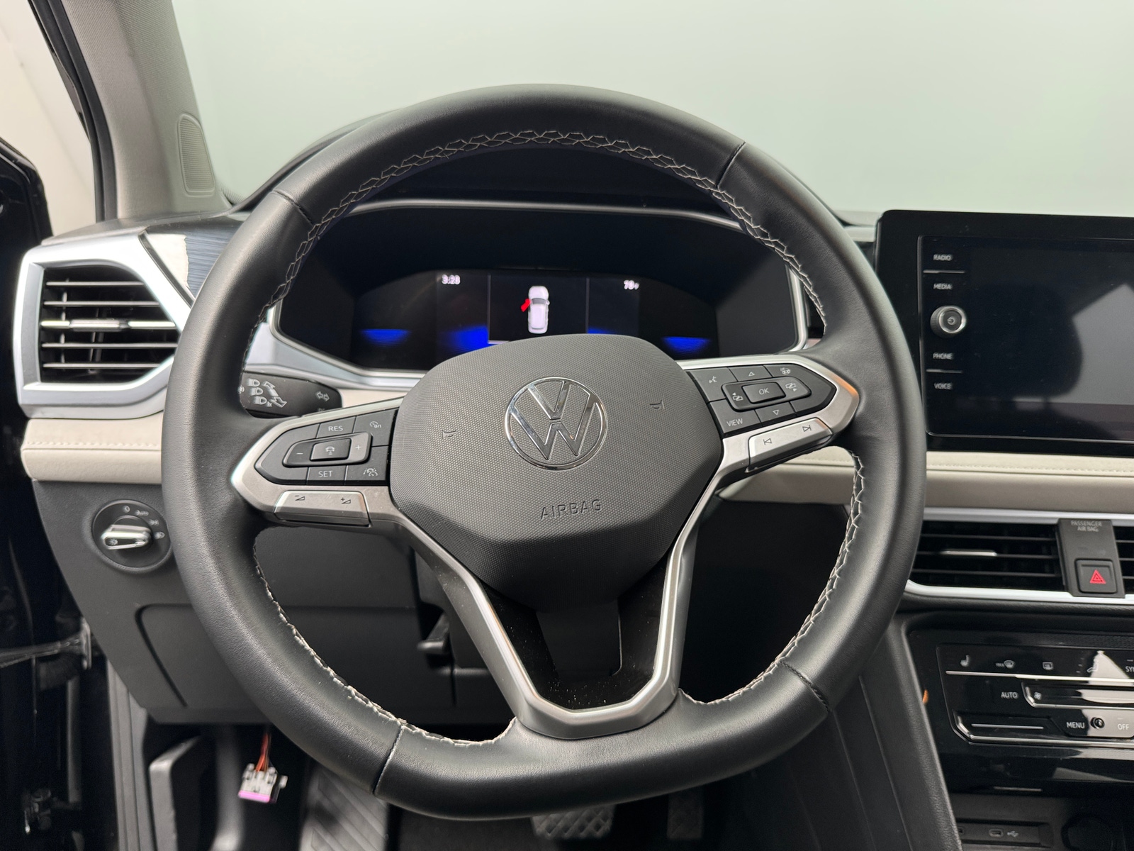 Thumbnail: 2025 Volkswagen Taos - 5