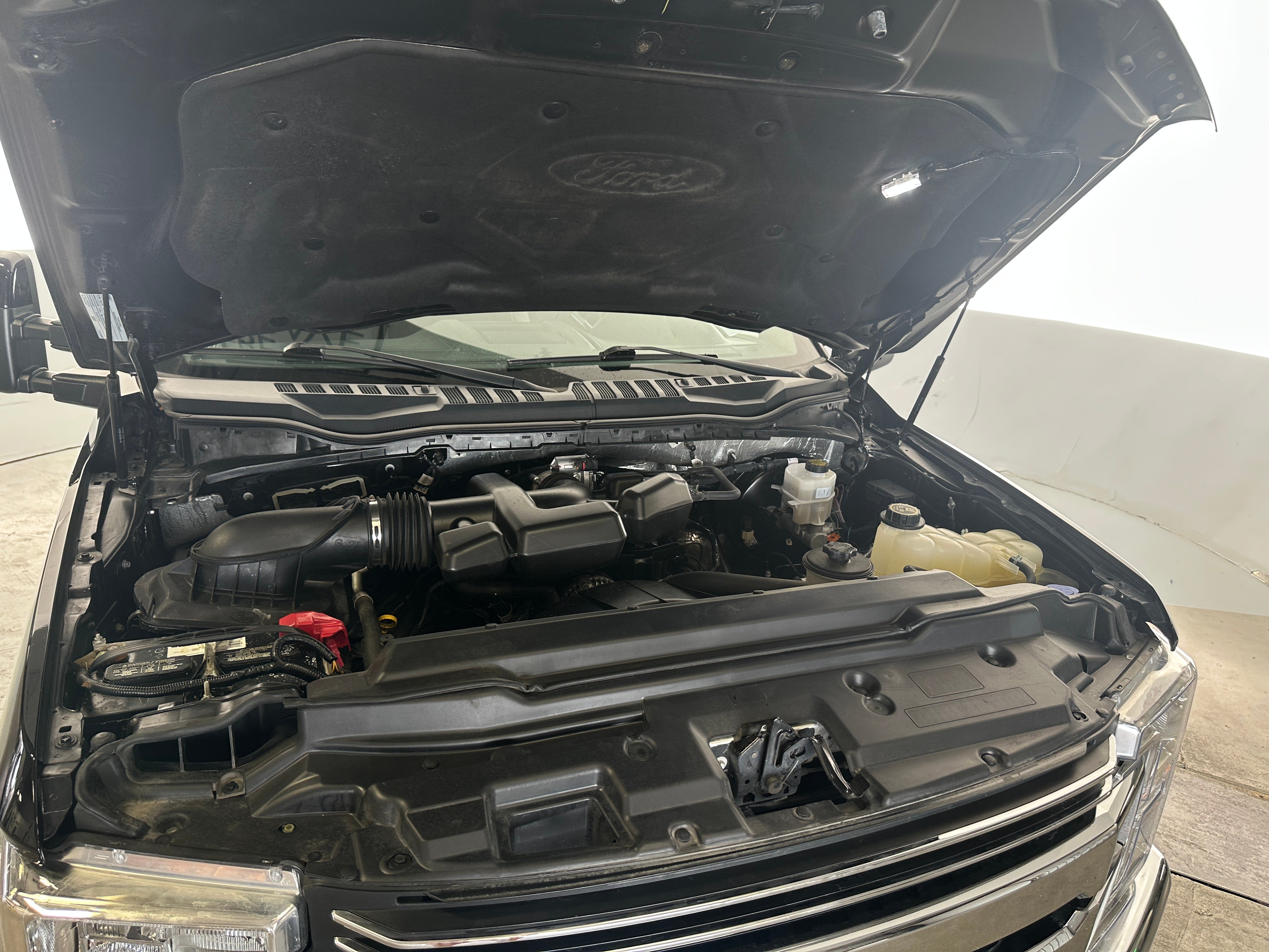 Used 2019 Ford F-250 Super Duty Lariat with VIN 1FT7X2A67KED92120 for sale in Little Rock