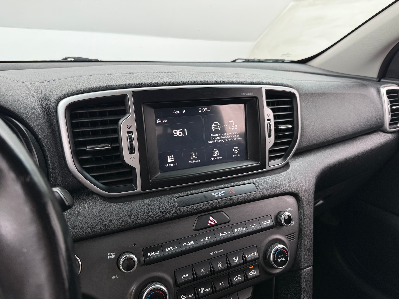 Thumbnail: 2017 Kia Sportage - 3