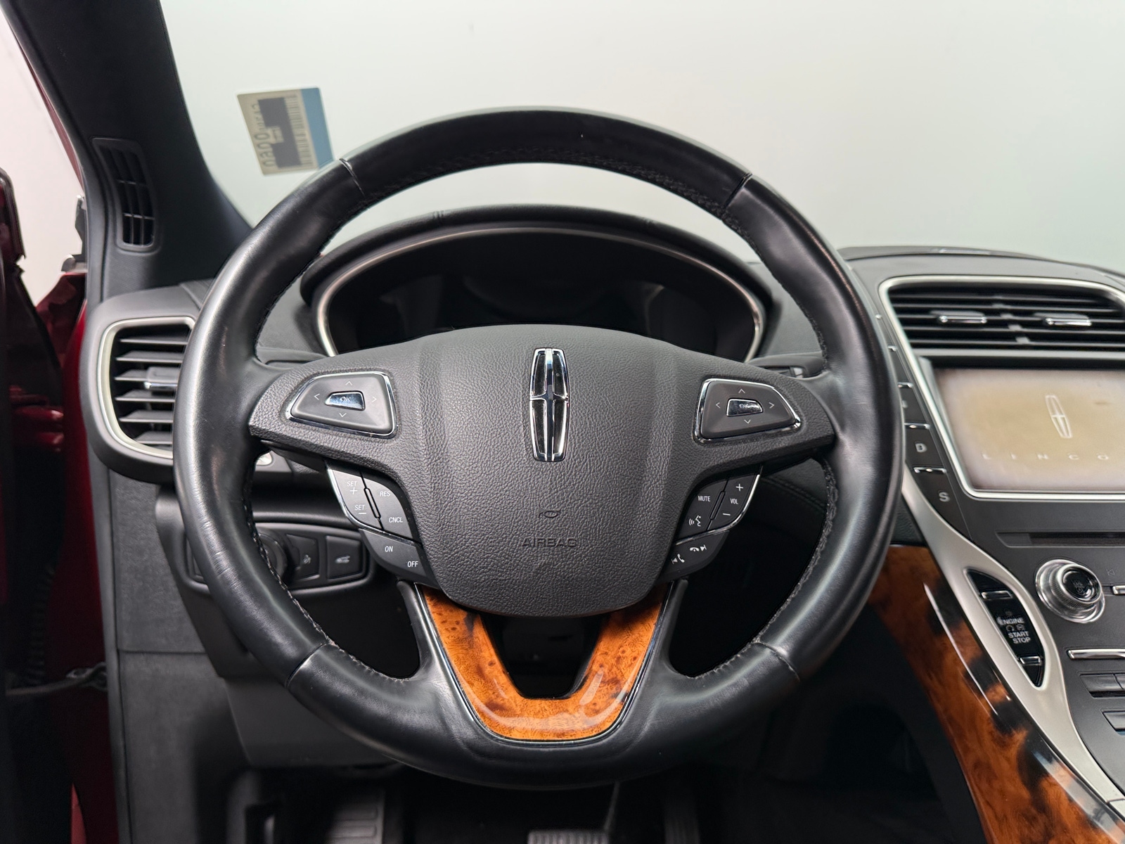 Thumbnail: 2017 Lincoln MKX - 4