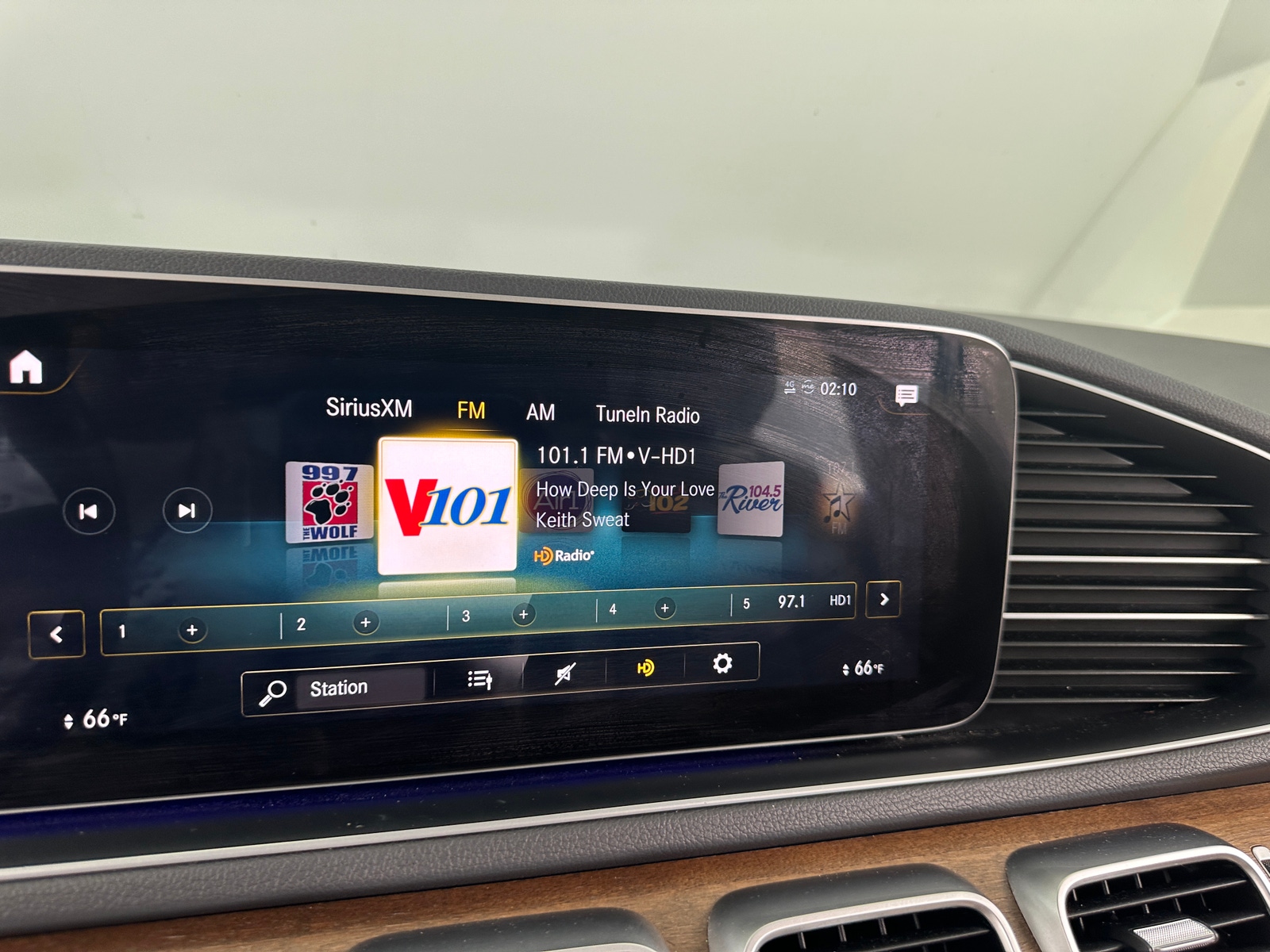 Thumbnail: 2020 Mercedes-Benz GLE - 3