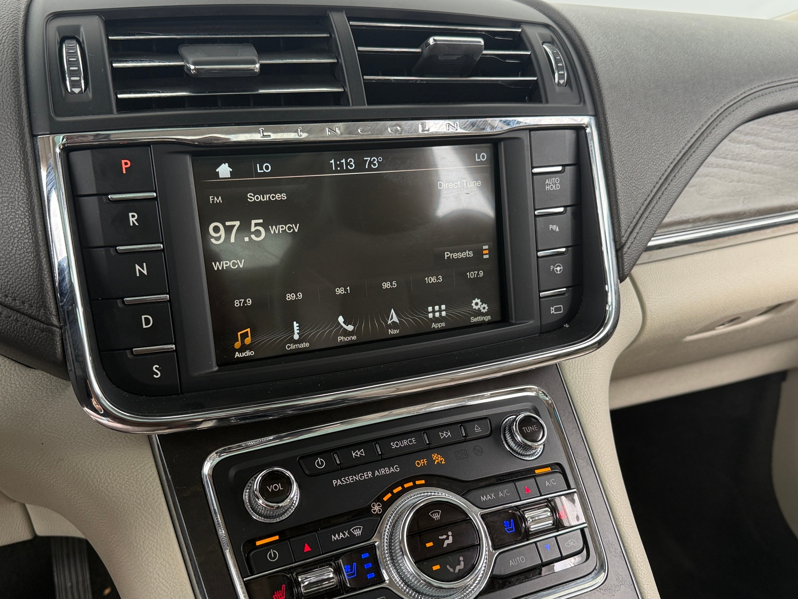 Thumbnail: 2018 Lincoln Continental - 3