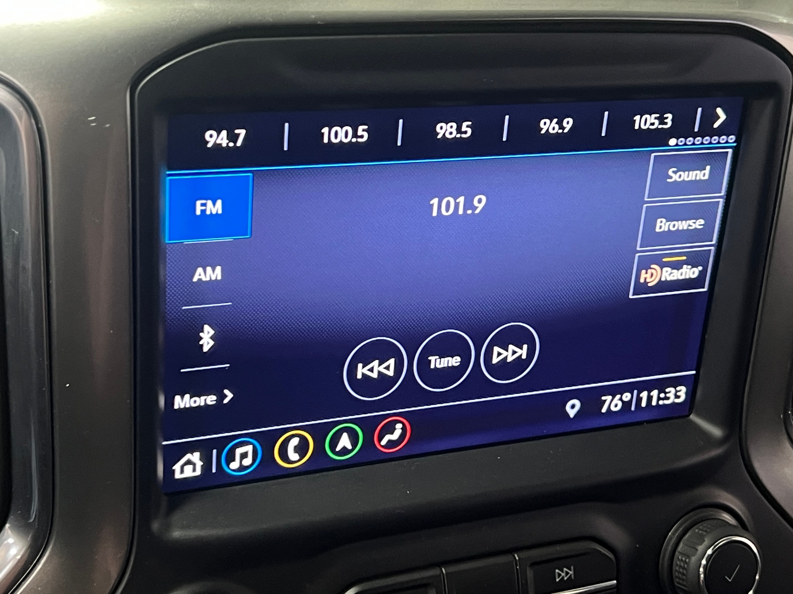 Thumbnail: 2019 Chevrolet Silverado 1500 - 3