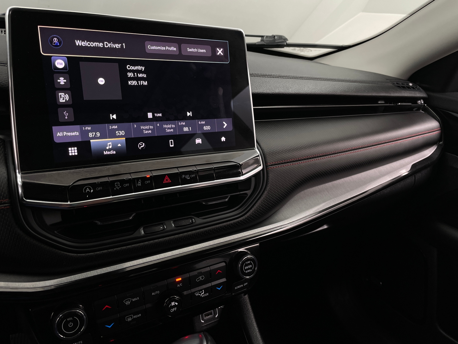 Thumbnail: 2022 Jeep Compass - 3