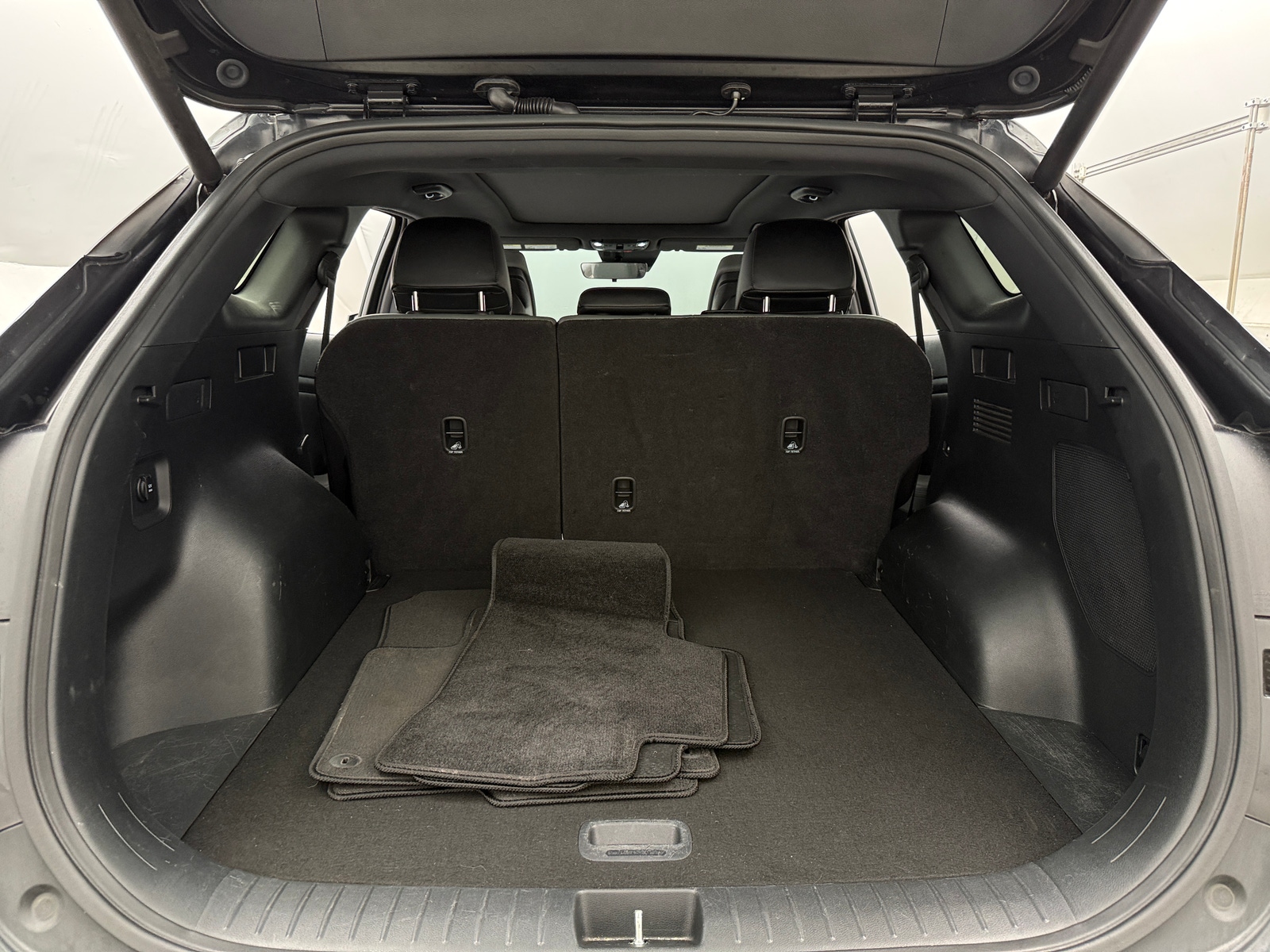 Thumbnail: 2023 Kia Sportage - 6