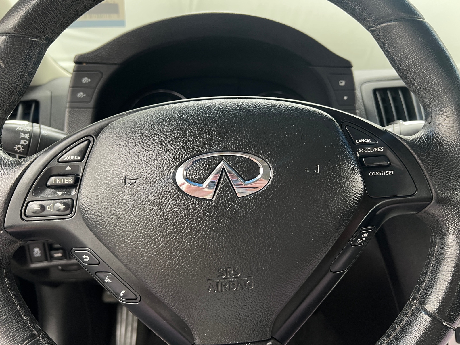 Thumbnail: 2011 INFINITI G37 - 4