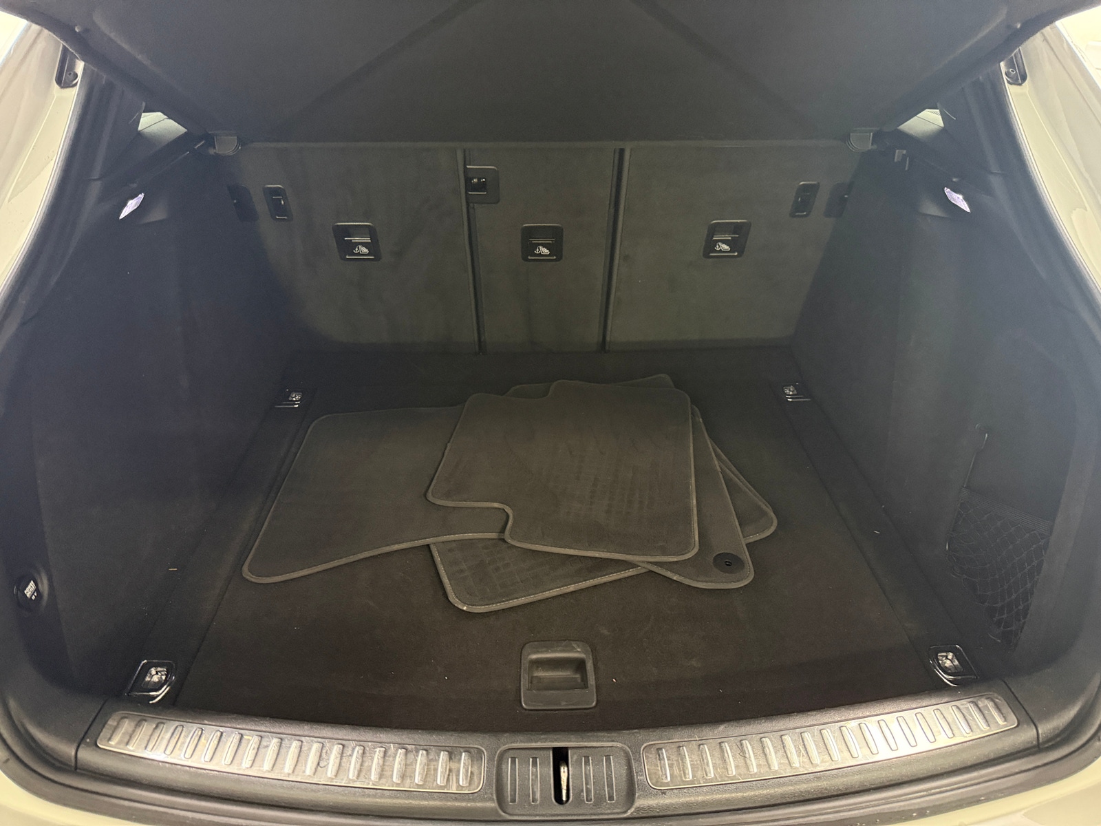 Thumbnail: 2021 Porsche Macan - 6