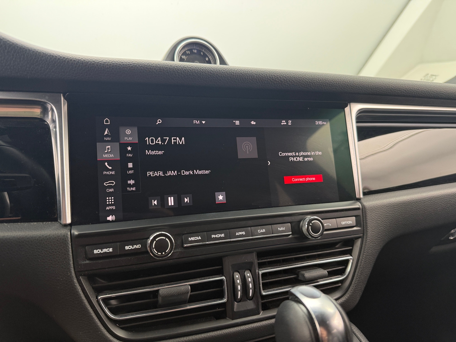 Thumbnail: 2021 Porsche Macan - 3