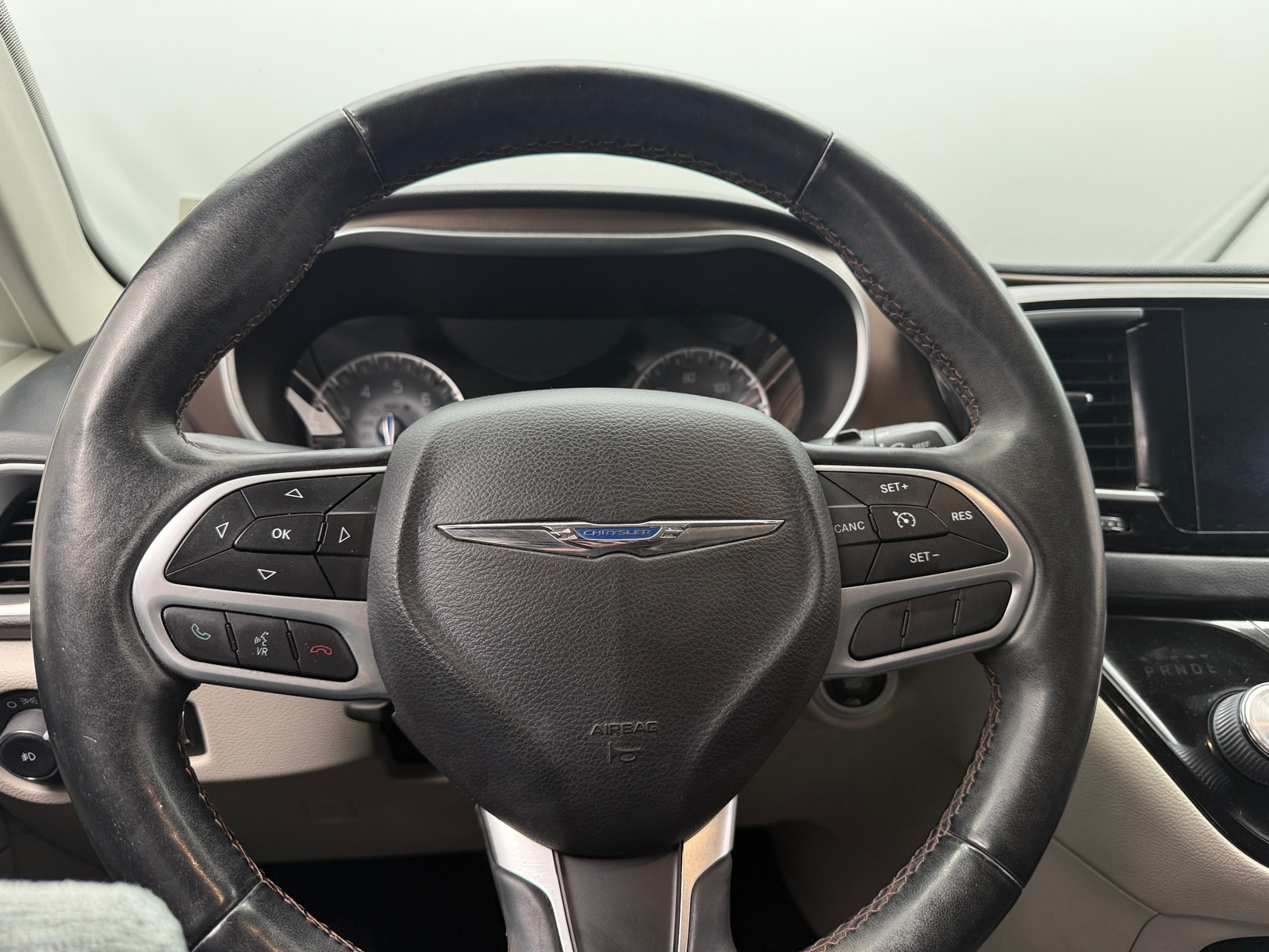 Thumbnail: 2017 Chrysler Pacifica - 4