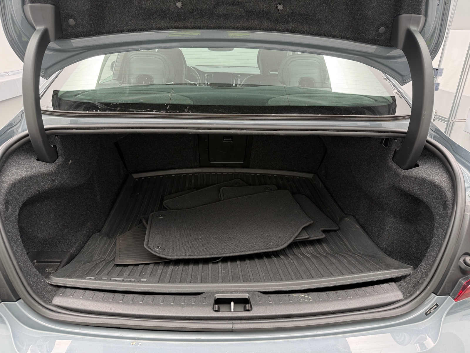 Thumbnail: 2022 Volvo S60 - 6