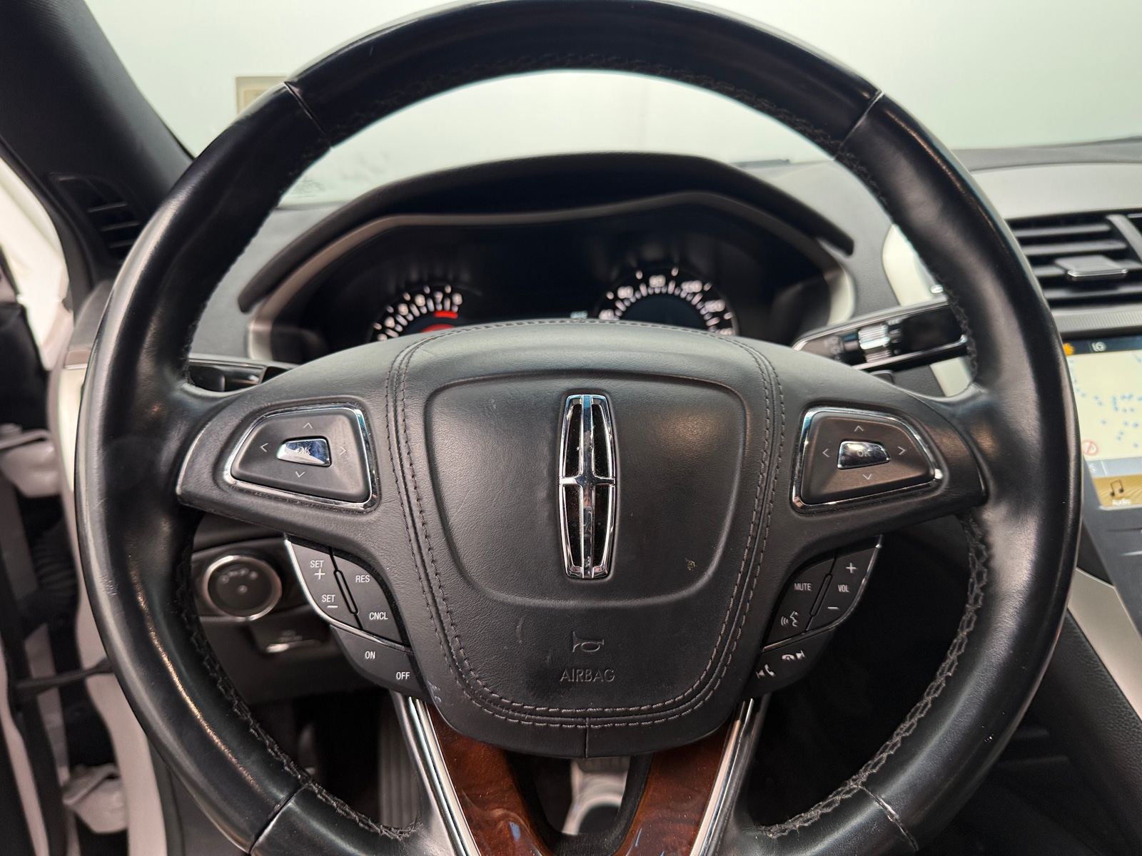 Thumbnail: 2017 Lincoln MKZ - 4