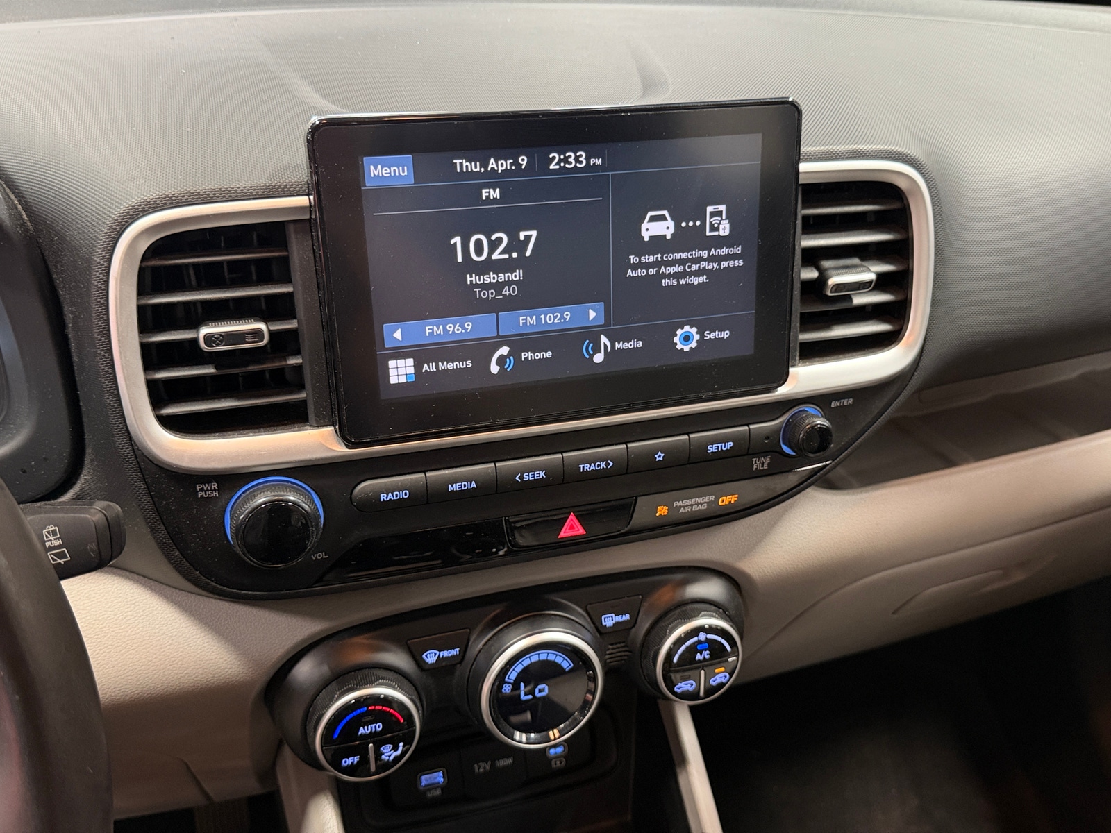 Thumbnail: 2023 Hyundai Venue - 4