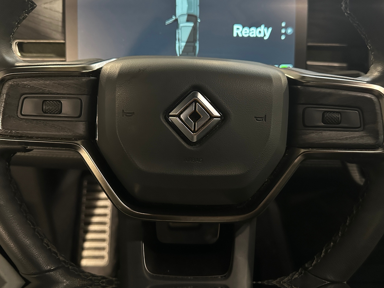 Thumbnail: 2023 Rivian R1S - 4