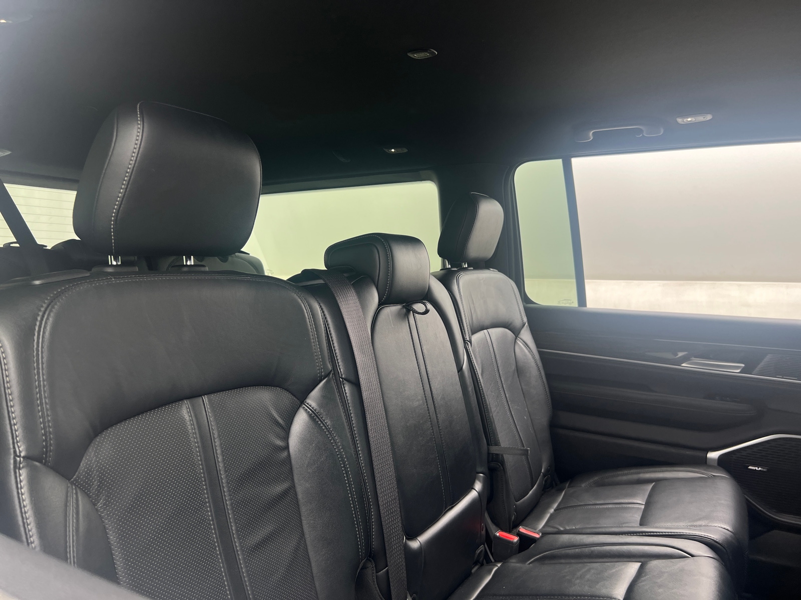 Thumbnail: 2022 Jeep Wagoneer - 5