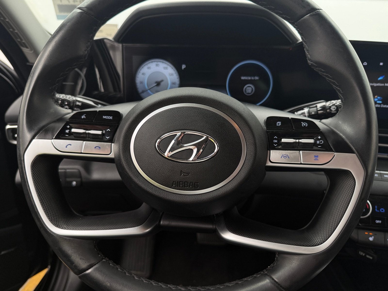 Thumbnail: 2023 Hyundai Elantra - 4