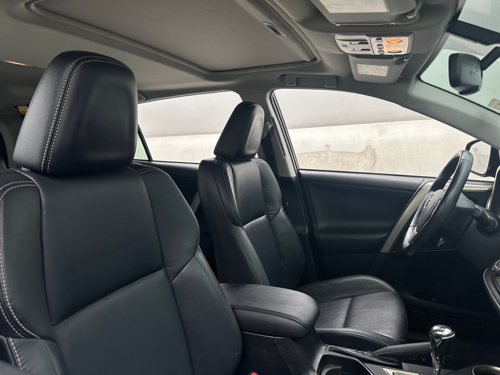 Thumbnail: 2015 Toyota RAV4 - 2